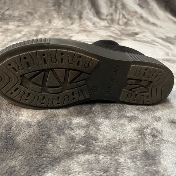 Womens Size 6 Steve Madden Bootie - Picture 3 of 3